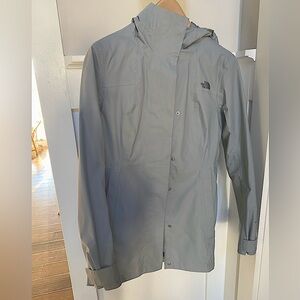 The North Face Women’s Lightweight Parka / Raincoat (Size Small / Grey)